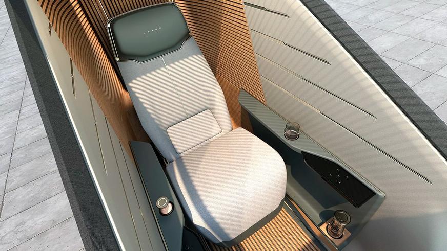 Lexus LS стал роскошным вэном с шестью колёсами