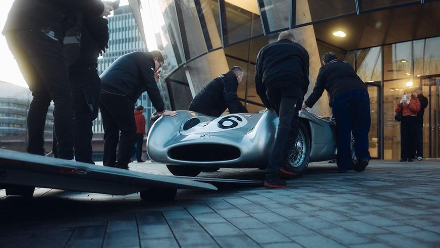 За рекордную сумму продали болид Формулы-1 Mercedes-Benz