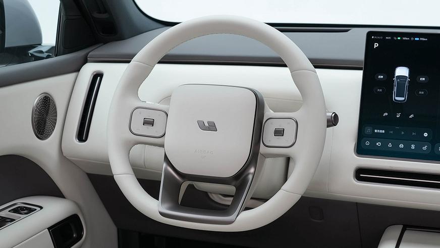 Новый Li Auto L6 оценили в Китае в 17.4 млн тенге