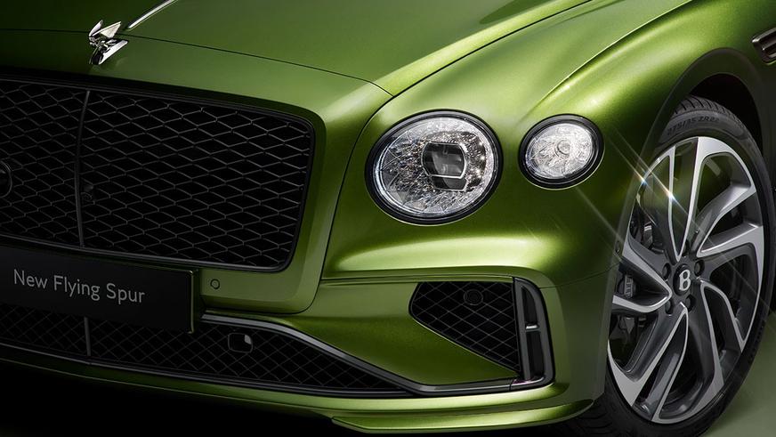 Седан Bentley Flying Spur стал мощным гибридом с V8