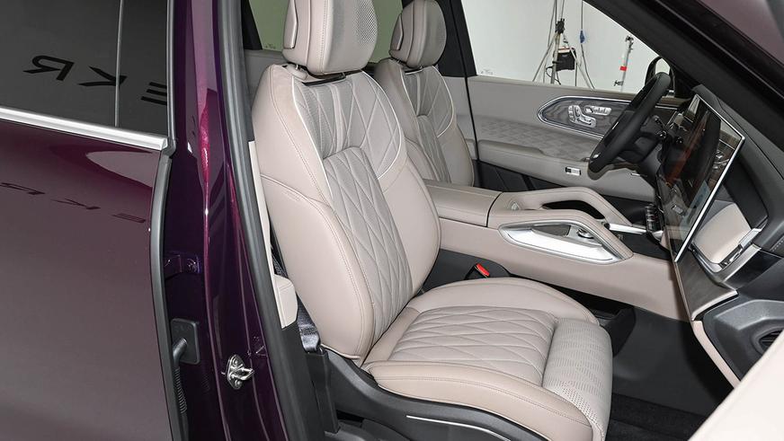 Zeekr показала интерьер гибрида 8X