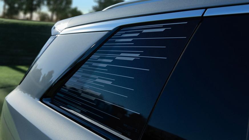 У Cadillac появился большой электрокроссовер Vistiq