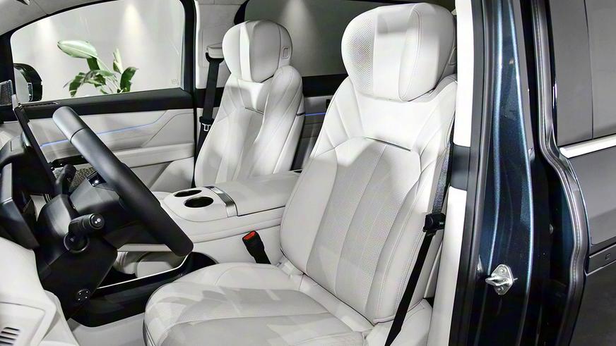 Geely открыла в КНР приём заказов на вэн V900