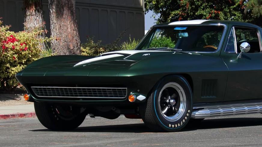 На торги выставят уникальный Corvette второго поколения