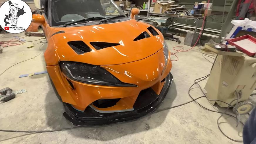 Фото дня: особые Supra и GT-R для тесных улиц