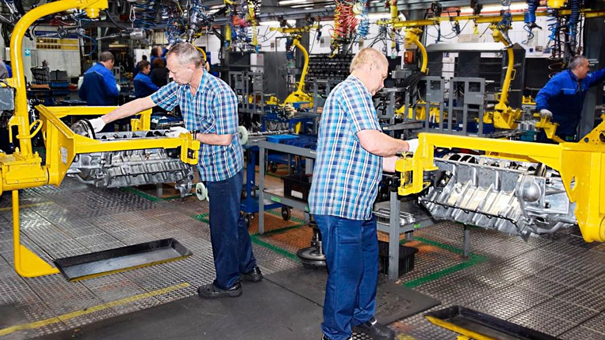 На ЗМЗ вернулись к сборке V8 из 60-х
