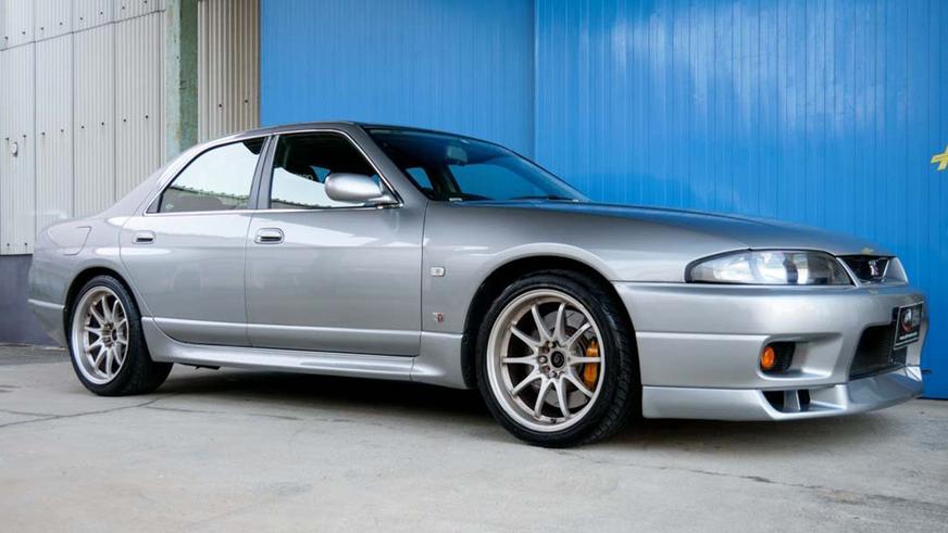 Сразу два редчайших Skyline GT-R появились в продаже – это седаны