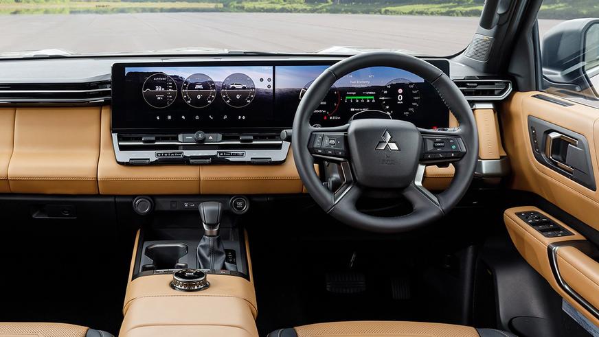 Новый Pajero уже отбивает клиентов у LC Prado