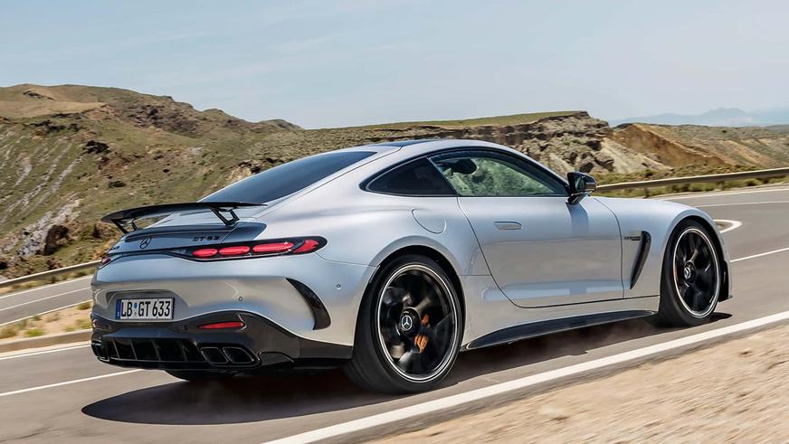Представлено новое купе Mercedes-AMG GT