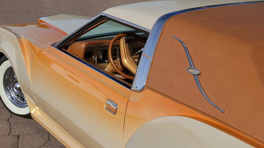 С молотка уйдёт старый Continental в образе Bugazzi Mark IV