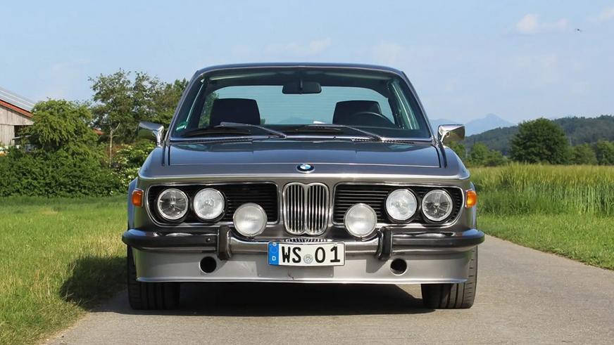 BMW M5 в кузове классического купе выставили на торги