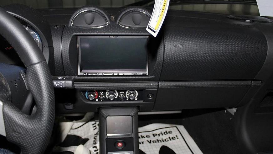 В Китае нашли три новых Tesla Roadster