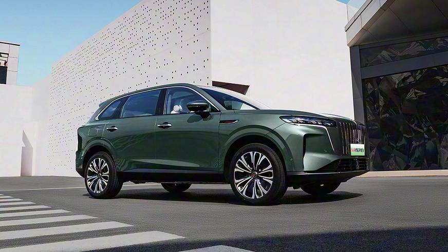 В Китае назвали цены на рекордный гибрид Hongqi