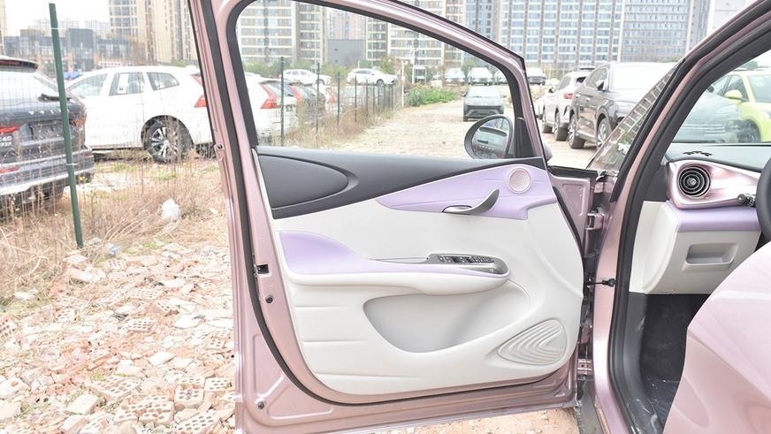 Электрокар BYD Dolphin обновился и подешевел