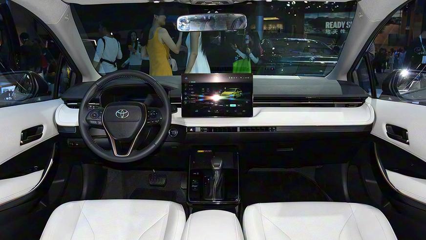 Toyota Corolla получила новую внешность, но&nbsp;пока только для&nbsp;Китая