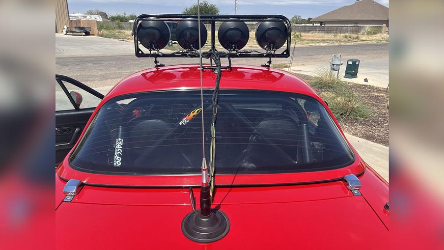 Родстер Mazda MX-5 подготовили к бездорожью и выставили на аукцион