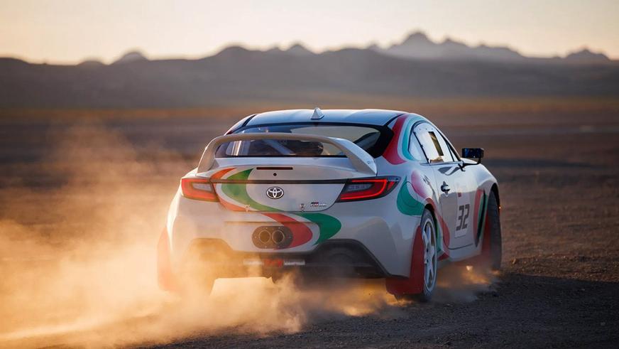 Toyota GR86 получила культовую ливрею, мощный мотор и полный привод
