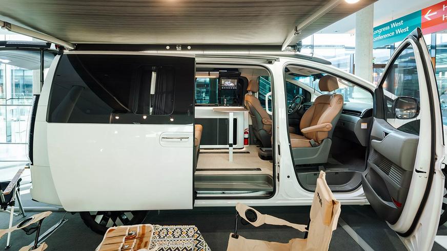 Электрическую Hyundai Staria приспособят для сна и отдыха