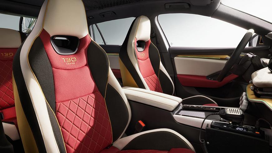 Škoda Superb превратили в пикап для велосипедистов
