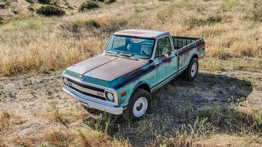 Кастомайзеры из США превратили новый Silverado в классический C10