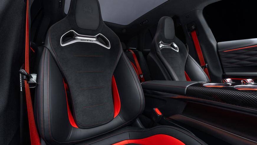 Представлен кроссовер Mercedes-AMG GT c 1169 силами