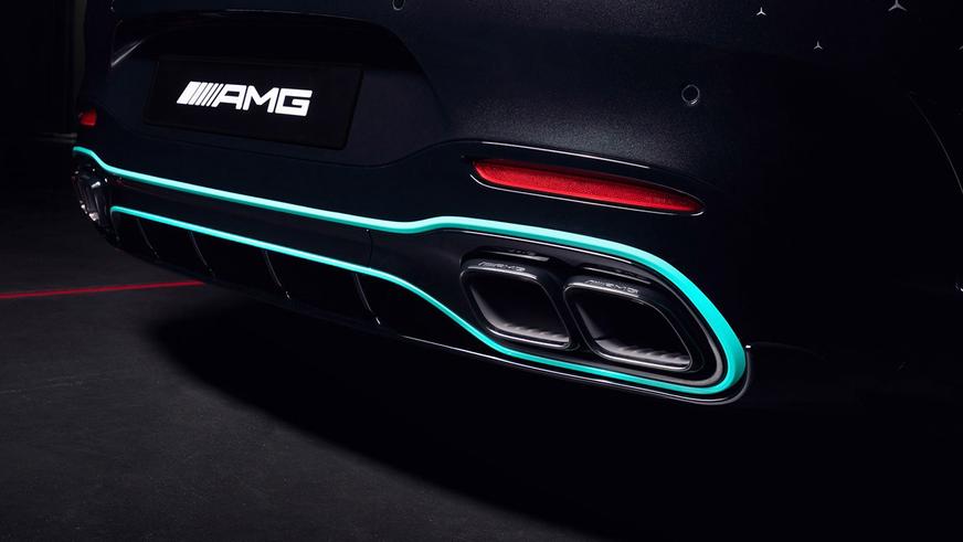 Коллекционный Mercedes SL&nbsp;63 для&nbsp;японцев оформили в&nbsp;стиле F1