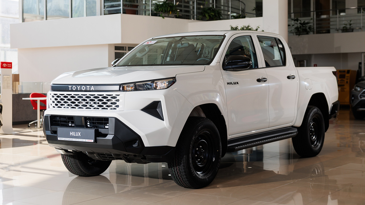 Сколько просят за новый Toyota Hilux в Казахстане