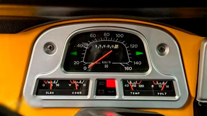 В продаже обнаружен Land Cruiser J40 со скромным пробегом