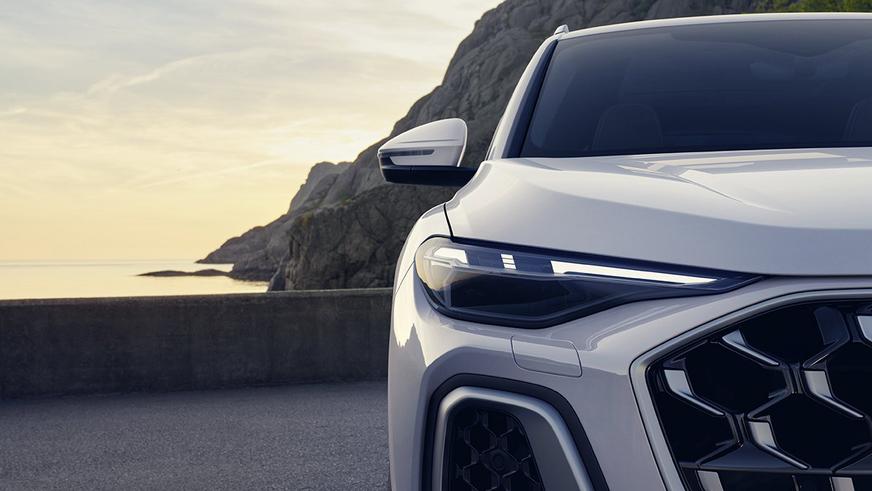 Кроссоверы Audi Q5 стали подзаряжаемыми гибридами