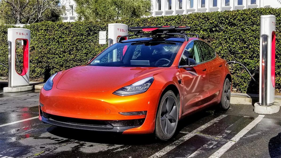 Содержание самой доступной модели Tesla сравнимо с Camry