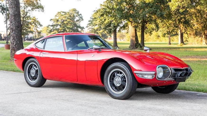 Toyota 2000GT с мизерным пробегом оценили в $1.15 млн