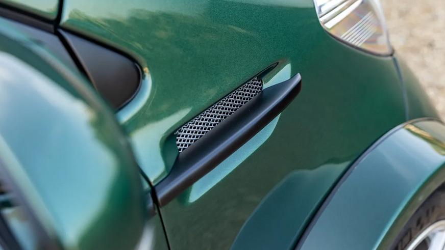 Уникальный Aston Martin в продаже. Микрохетч с большим V8