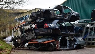 Mercedes-Benz нашёл новый источник сырья. Это старые автомобили