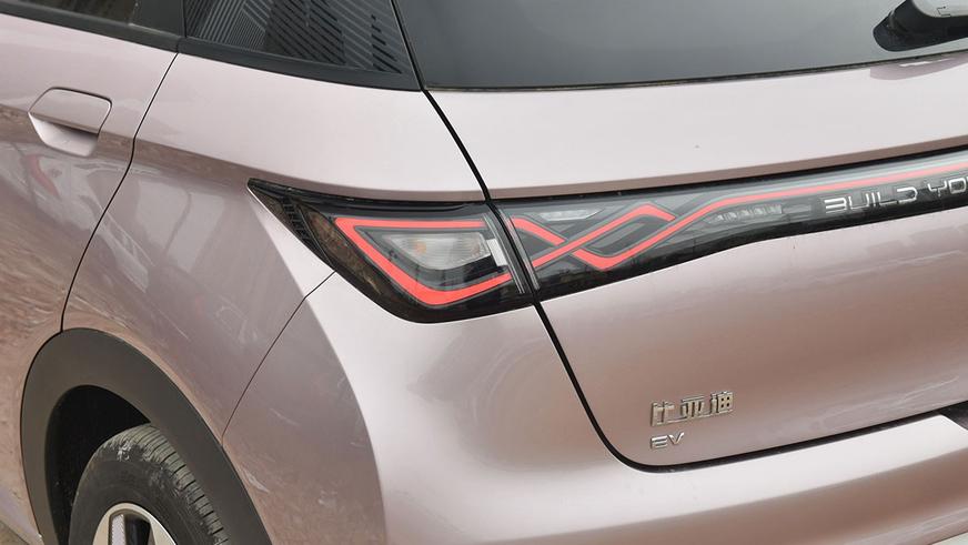 Электрокар BYD Dolphin обновился и подешевел