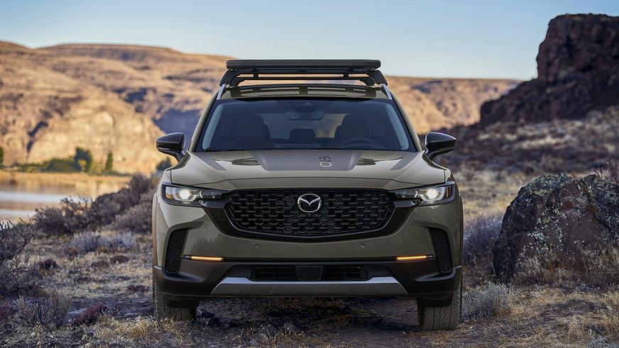 На Mazda CX-50 можно съехать в грязь, но аккуратно