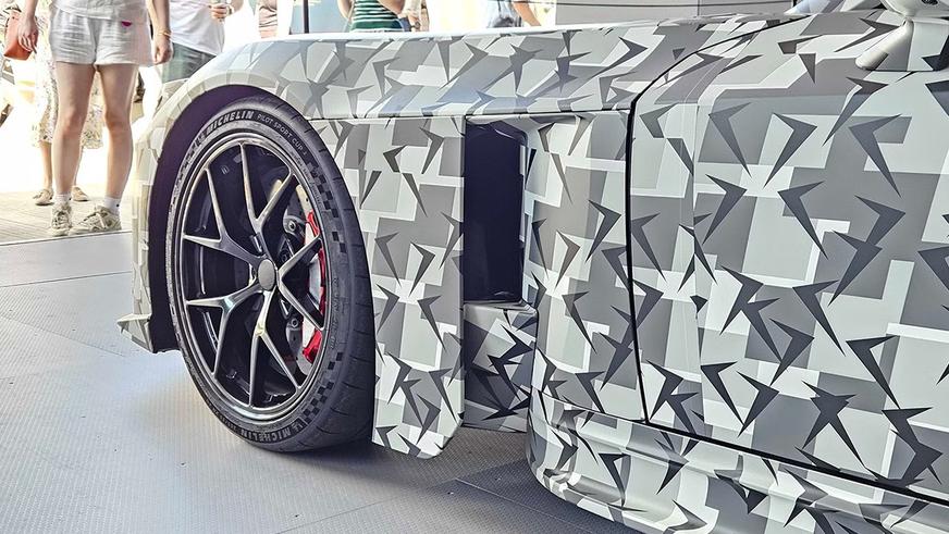 Lexus неожиданно показал сразу два суперкара