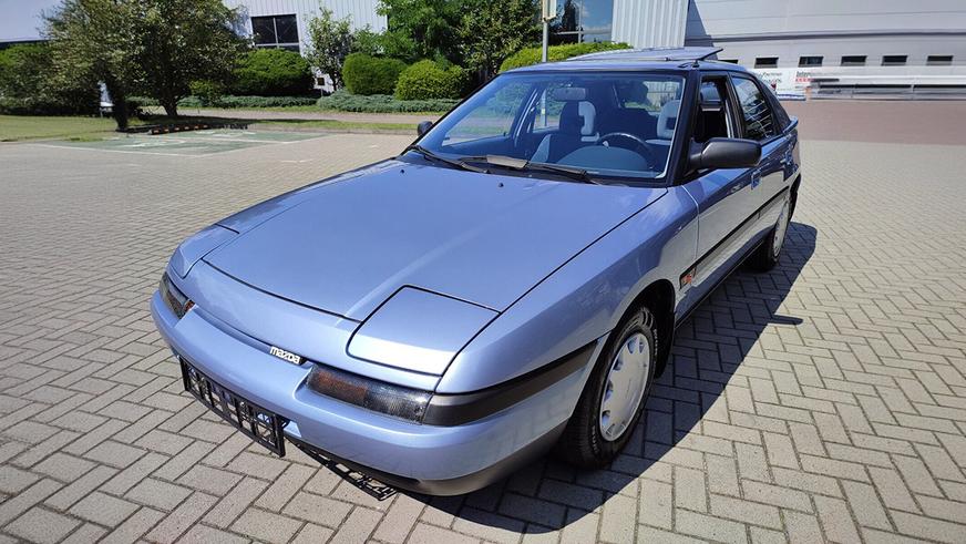 Практически новую 34-летнюю Mazda 323F нашли в Польше
