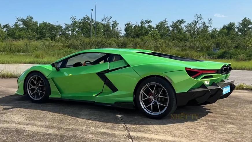 Реплику Lamborghini из старого Nissan создали во Вьетнаме