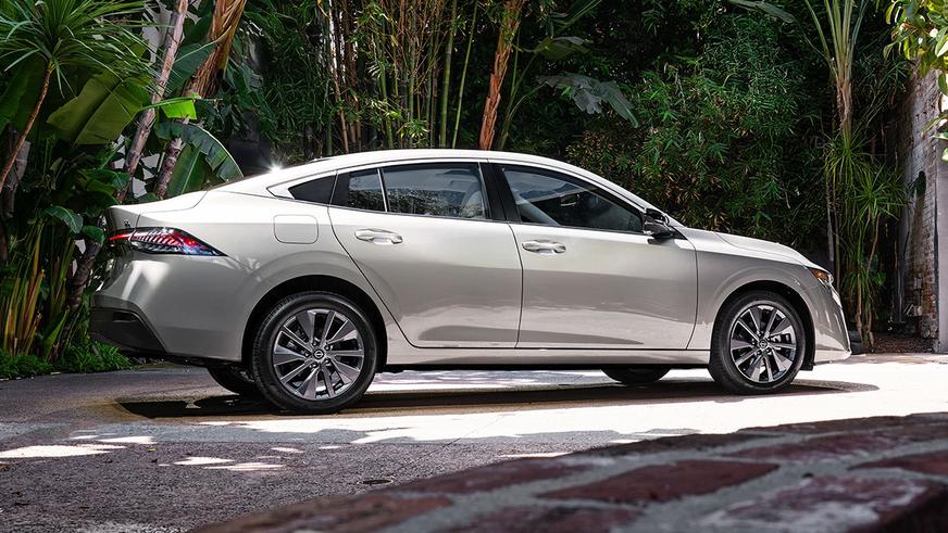 Седан Nissan Sentra сменил поколение