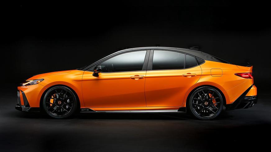 Toyota намекнула на бодрую Camry концептом для тюнинг-шоу