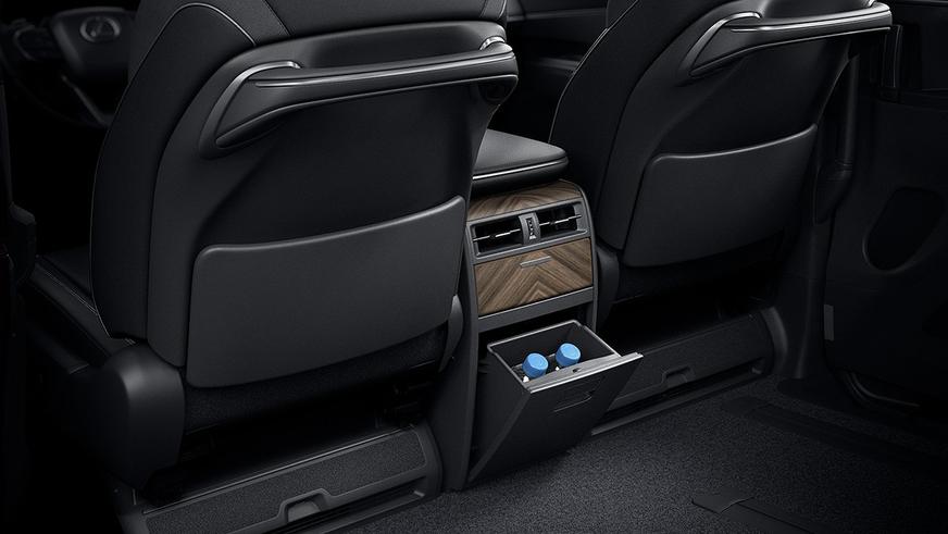 Новый Lexus LM получил турбомотор 2.4 и стал глобальным