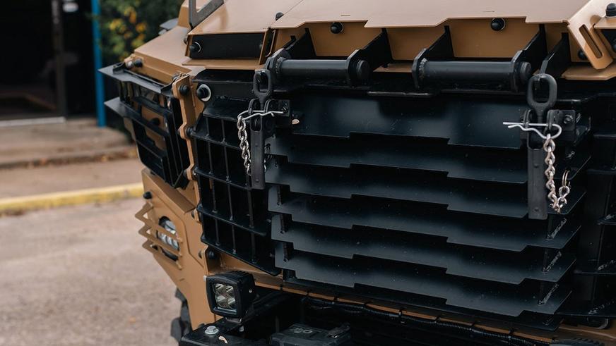 Пикап Ford стал военным броневиком для гражданских