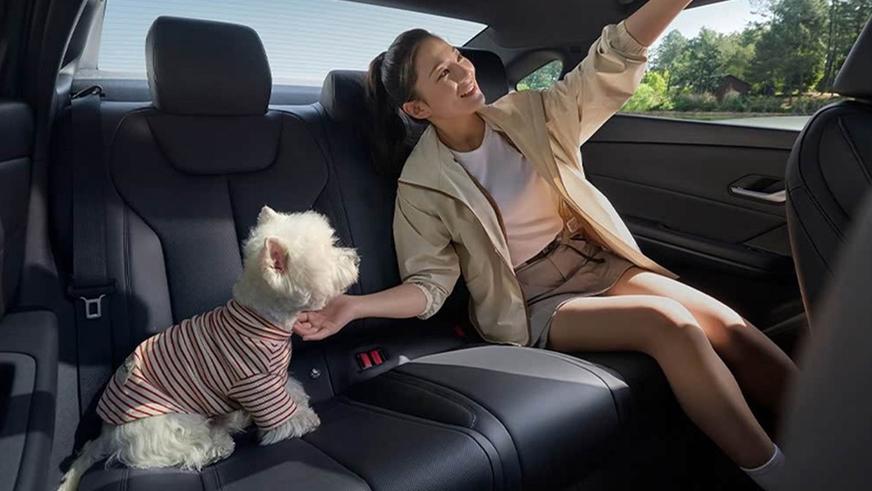 Недорогой электроседан BYD e7 вышел на рынок Китая