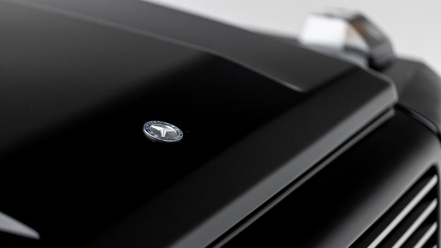 С молотка пустят новый гелик 2002 года выпуска