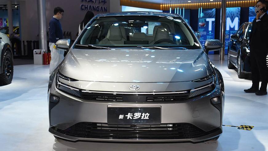 Toyota Corolla получила новую внешность, но&nbsp;пока только для&nbsp;Китая