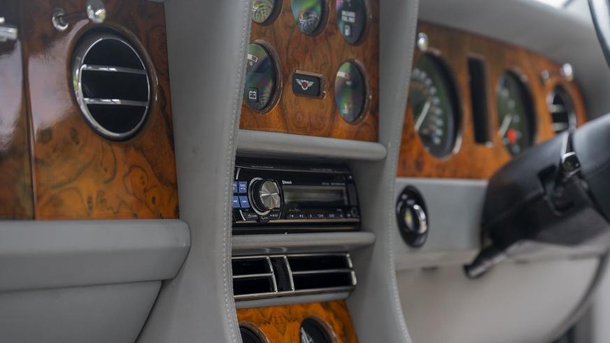 Bentley Continental R Элтона Джона выставили на продажу