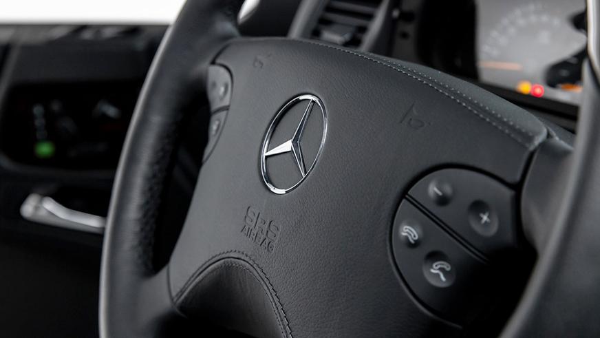 С молотка пустят новый гелик 2002 года выпуска