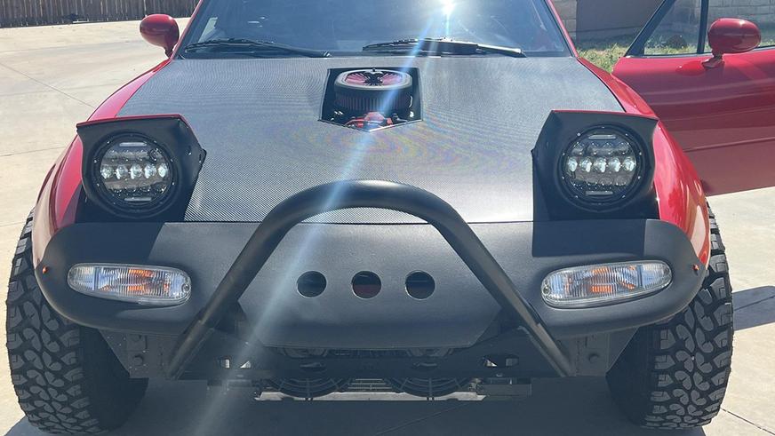 Родстер Mazda MX-5 подготовили к бездорожью и выставили на аукцион