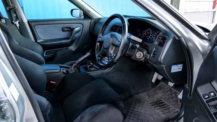 Сразу два редчайших Skyline GT-R появились в продаже – это седаны