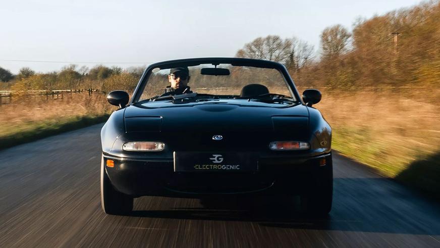 Классическую Mazda MX-5 превратили в электромобиль